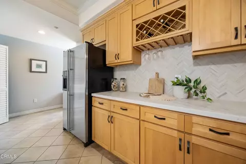 Kitchen - 690 S Marengo Ave #5, Pasadena, CA 91106 photo 5 of 5