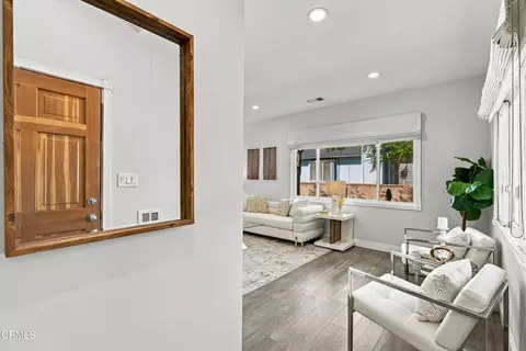 Entry Way - 1007 Rose Ave, Pasadena, CA 91107 photo 1 of 6