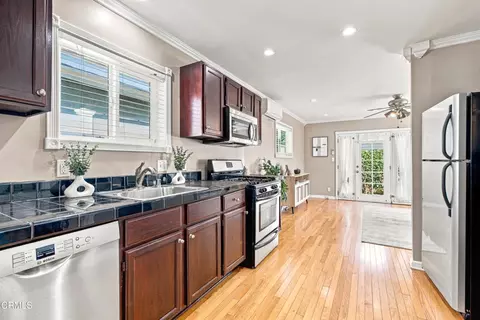 Kitchen - 1007 Rose Ave, Pasadena, CA 91107 photo 8 of 8