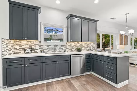 Kitchen - 1007 Rose Ave, Pasadena, CA 91107 photo 4 of 8