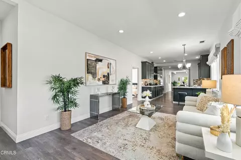 Entry Way - 1007 Rose Ave, Pasadena, CA 91107 photo 3 of 6