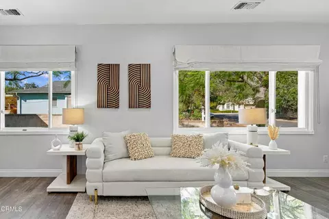 Living - 1007 Rose Ave, Pasadena, CA 91107 photo 2 of 4