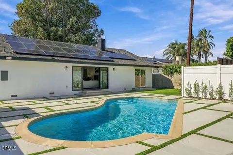 8334 Gladbeck Ave, Northridge, CA 91324