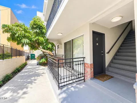 Exterior - 615 E Orange Grove Ave, Burbank, CA 91501 photo 2 of 3