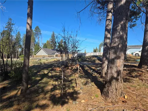 13891 Carver Dr, Magalia, CA 95954