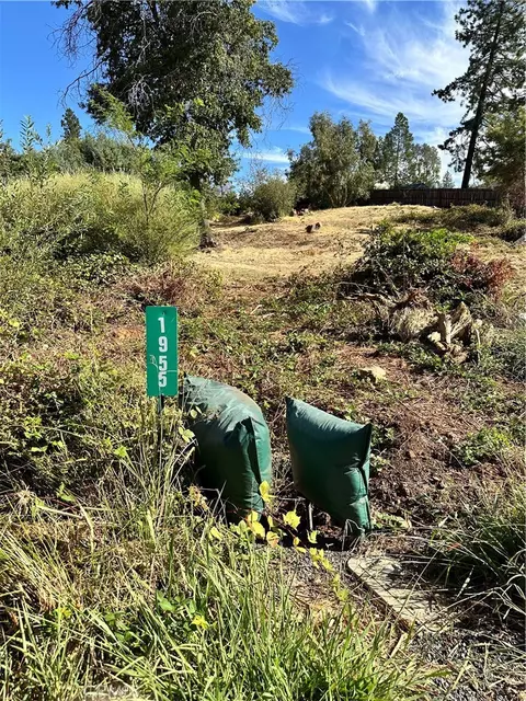 1955 Golf Rd, Paradise, CA 95969