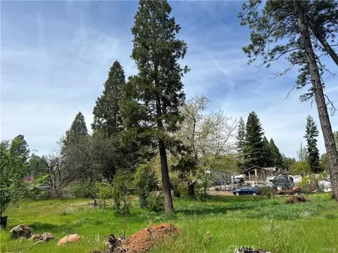 1616 Walnut Ln, Paradise, CA 95969