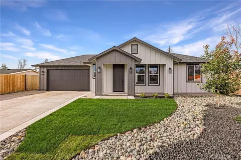 5747 Pearl Dr, Paradise, CA 95969
