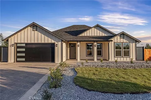 1095 Fairview Dr, Paradise, CA 95969