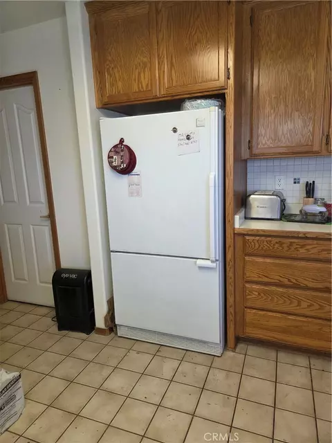 Kitchen - 515 Kaer, Red Bluff, CA 96080 photo 3 of 3