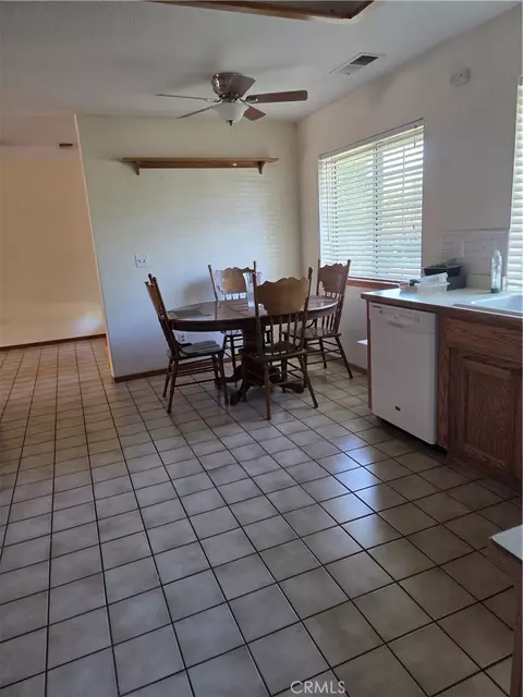 Kitchen - 515 Kaer, Red Bluff, CA 96080 photo 2 of 3