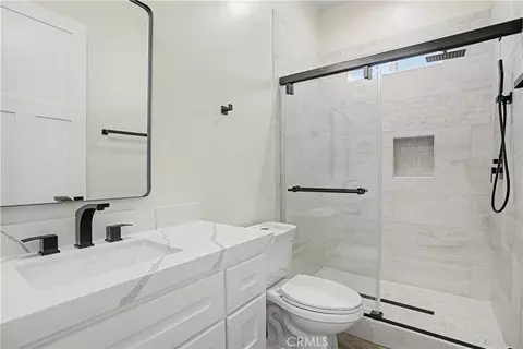 Bath - 3997 Skyview, Paradise, CA 95969 photo 1 of 2