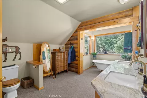 Bath - 4592 Wendlis Rd, Forest Ranch, CA 95942 photo 4 of 5