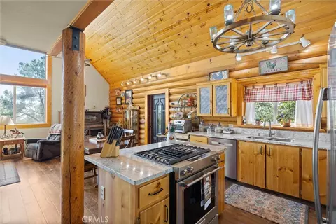 Kitchen - 4592 Wendlis Rd, Forest Ranch, CA 95942 photo 2 of 5