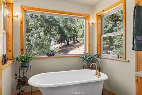 Bath - 4592 Wendlis Rd, Forest Ranch, CA 95942 photo 1 of 5