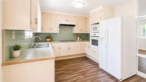 Kitchen - 13527 Evelyn, Red Bluff, CA 96080 photo 1 of 2