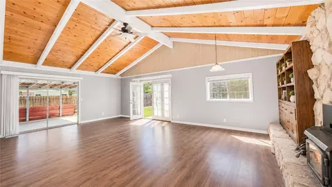 Living - 13527 Evelyn, Red Bluff, CA 96080 photo 5 of 6