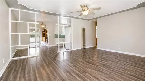 Living - 13527 Evelyn, Red Bluff, CA 96080 photo 3 of 6