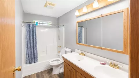Bath - 13527 Evelyn, Red Bluff, CA 96080 photo 1 of 2