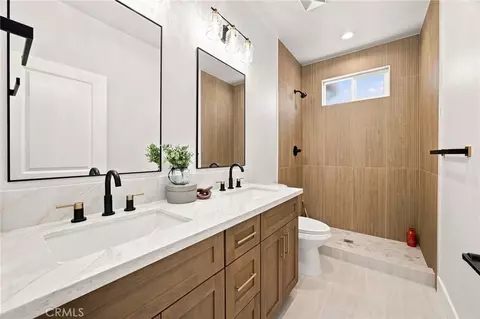 Bath - 5442 S Libby Rd, Paradise, CA 95969 photo 1 of 2