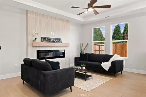 Living - 5442 S Libby Rd, Paradise, CA 95969 photo 2 of 3
