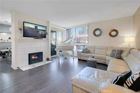 17711 Margate St #116, Encino, CA 91316