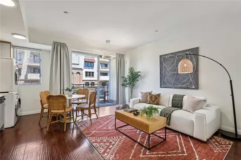 217 S Marengo Ave #202, Pasadena, CA 91101