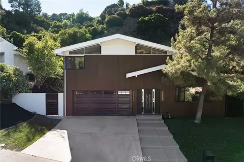 16995 Escalon Dr, Encino, CA 91436
