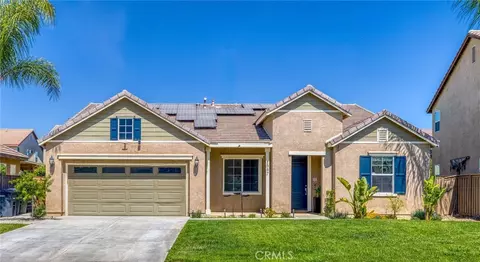 557 Peregrine Ln, San Jacinto, CA 92582