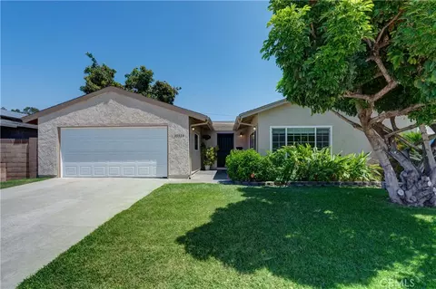 20322 Callaway Ave, Lakewood, CA 90715