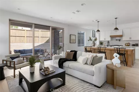 195 E Palm St, Altadena, CA 91001