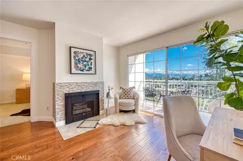 4755 Templeton St #2117, Los Angeles, CA 90032