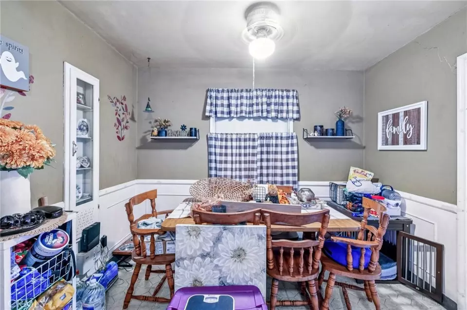 Dining - 13701 Russell, Whittier, CA 90602 photo 1 of 1