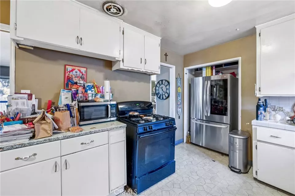 Kitchen - 13701 Russell, Whittier, CA 90602 photo 3 of 3