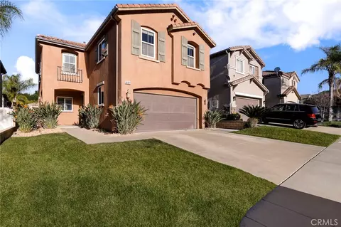 19911 Holly Dr, Saugus, CA 91350