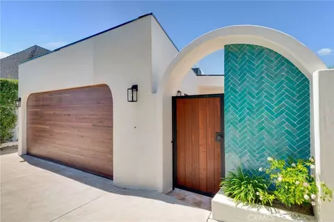 4171 Holly Knoll Dr, Los Angeles, CA 90027