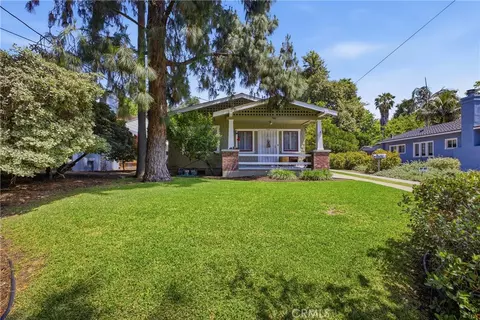 547 E Woodbury Rd, Altadena, CA 91001