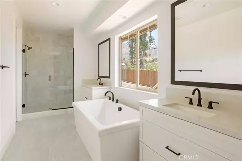 Bath - 187 E Palm St E, Altadena, CA 91001 photo 2 of 5
