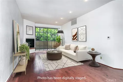 221 S Oak Knoll Ave #202, Pasadena, CA 91101