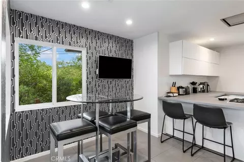 Dining - 468 Sycamore Gln, Pasadena, CA 91105 photo 1 of 5