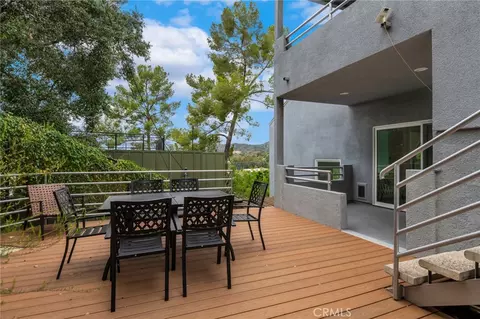 Exterior - 468 Sycamore Gln, Pasadena, CA 91105 photo 8 of 23