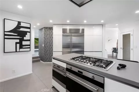 Kitchen - 468 Sycamore Gln, Pasadena, CA 91105 photo 5 of 5