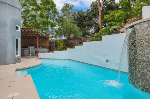 Exterior - 468 Sycamore Gln, Pasadena, CA 91105 photo 10 of 23