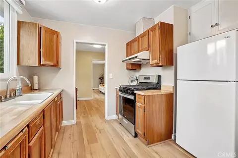 Kitchen - 3227 E Del Mar Blvd, Pasadena, CA 91107 photo 4 of 4