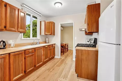 Kitchen - 3227 E Del Mar Blvd, Pasadena, CA 91107 photo 2 of 4