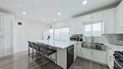 18347 Saticoy St #6, Reseda, CA 91335