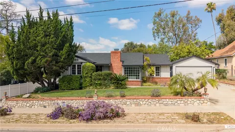 2429 Ganesha Ave, Altadena, CA 91001
