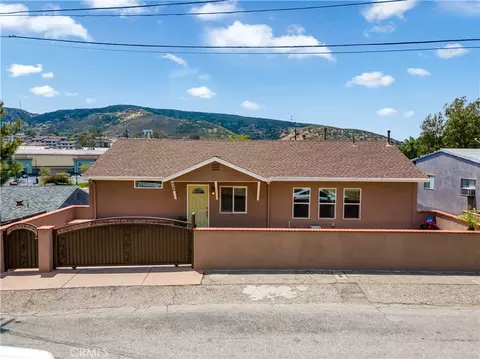 8926 Oswego St, Sunland, CA 91040