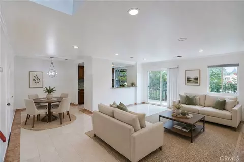 1230 S Barranca Ave #F, Glendora, CA 91740