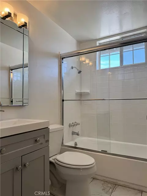 Bath - 1561 Arcane, Simi Valley, CA 93065 photo 1 of 2